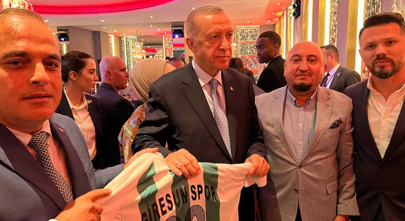 Cumhurbaşkanı Erdoğan’a Giresunspor forması