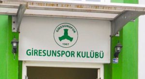 Meydana dev ekran kuruluyor
