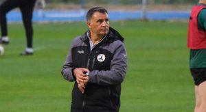 Mustafa Kaplan istifanın eşiğinde!