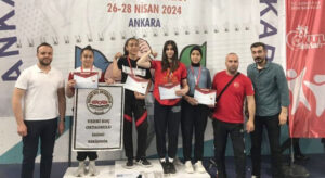 Çalca ortaokulu bilek güreşinde üçüncü oldu