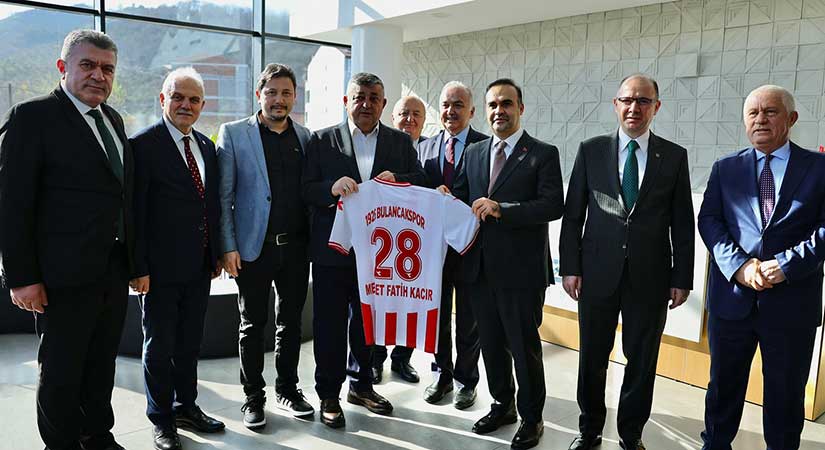 Bulancakspor’dan Bakan Kacır’a anlamlı jest