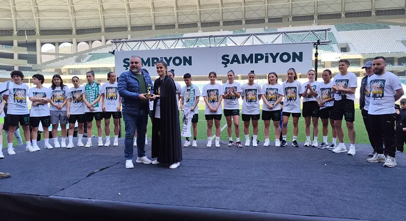 Giresun Sanayispor kupayla taçlandı!