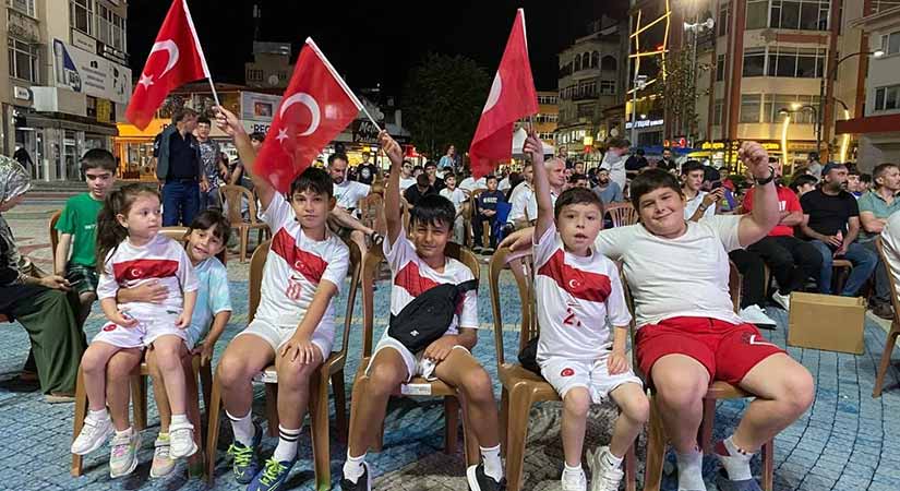 Gürcistan zaferi dev ekranda izlendi