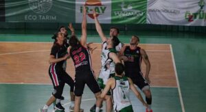Kerasusspor evinde yeniden liderlik peşinde