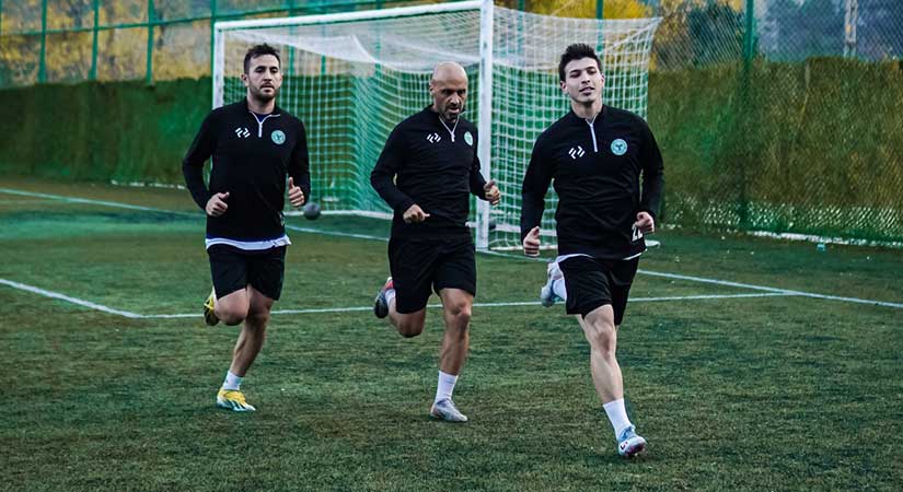 Yeniyolspor ve Batlamaspor sahnede