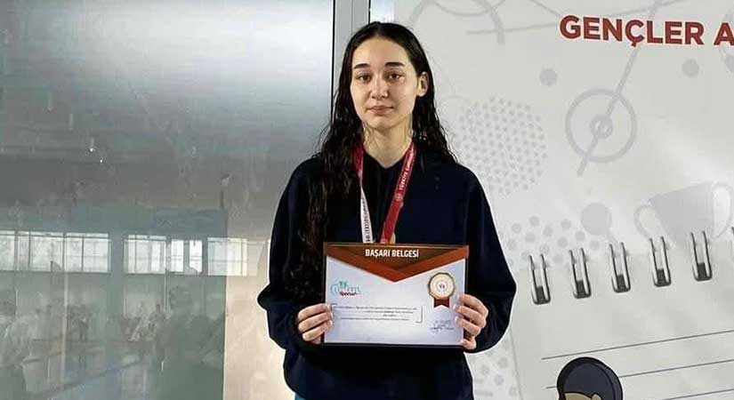 Beril Çamuroğlu Türkiye ikincisi oldu