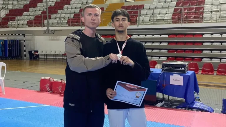Giresunlu Burak Kaan Taekwondo Gençler Türkiye Şampiyonası’nda Türkiye İkincisi Oldu