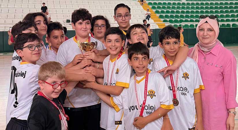 U10 ve U12 Basketbolda Yavuz Koleji şampiyon